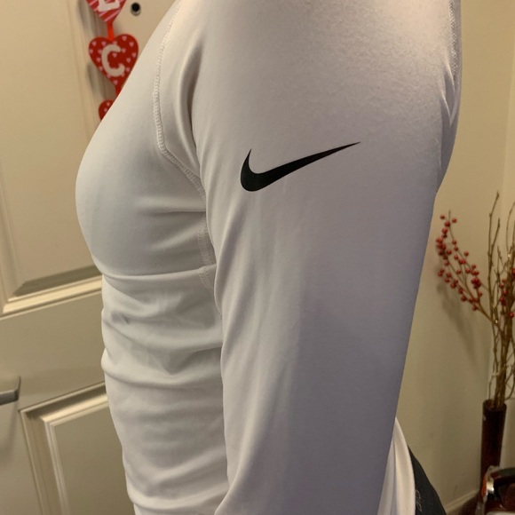 Nike Tops - Nike Long Sleeve T-Shirt